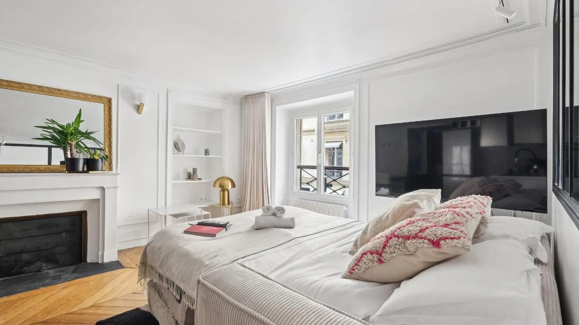 Apartmán Bnbnova - Jardin Des Tuileries & Louvre Paříž